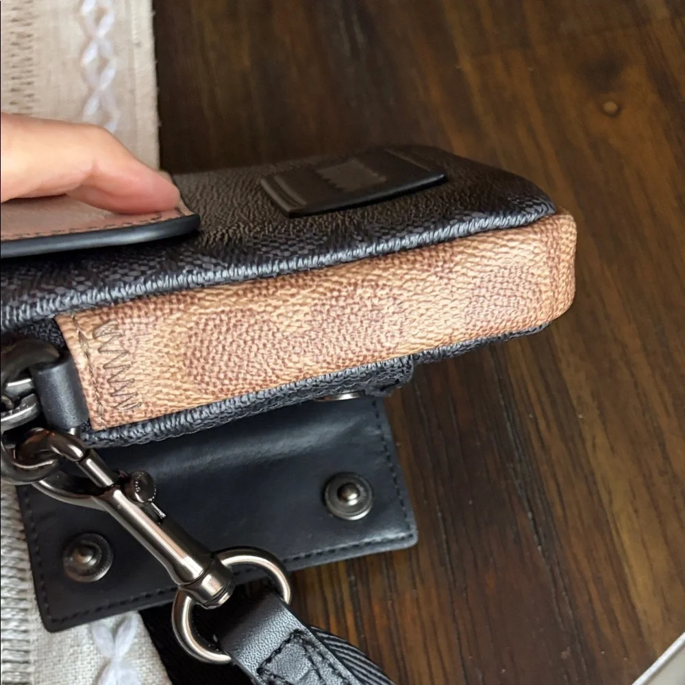 Coach Pacer Convertible Pouch - Picture 7 of 9